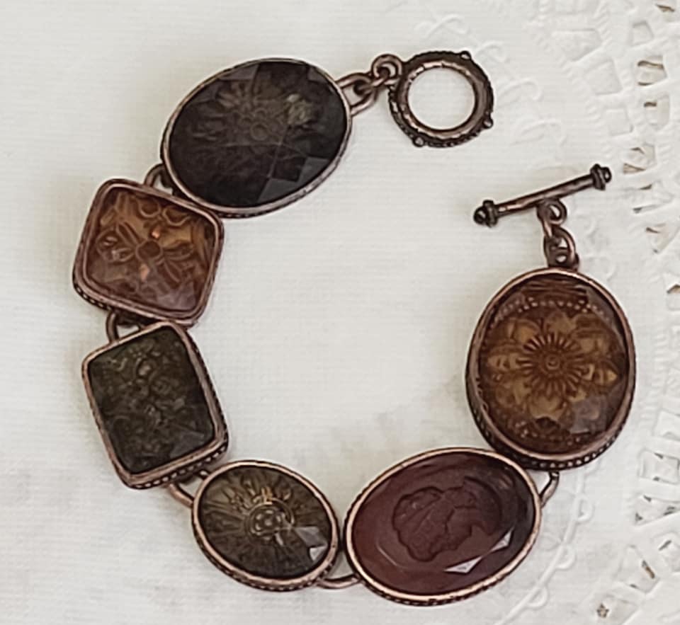 Brown Cabachon Etched Cameo Style Bracelet with Toggle Clasp